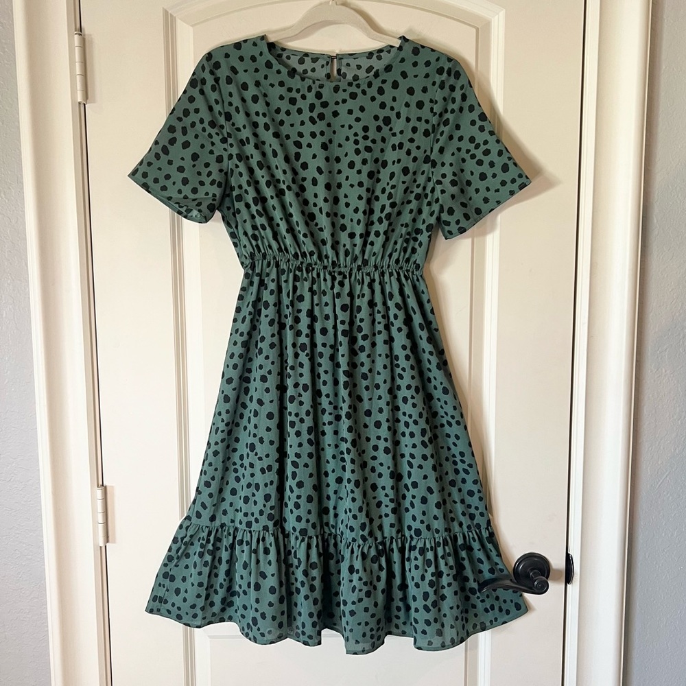 SHEIN Dalmatian print hunter green butter soft dress with ruffle bottom medium